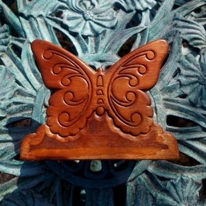 70s Vintage butterfly napkin/mail holder decor🦋